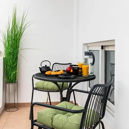 Port Living Apartment *